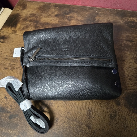 NWT Hammitt VIP Medium Black Soft Leather Crossbody bag. - Picture 3 of 12